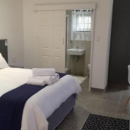 The Wishing Well Guest House Self-Catering Порт Едуард Екстериор снимка